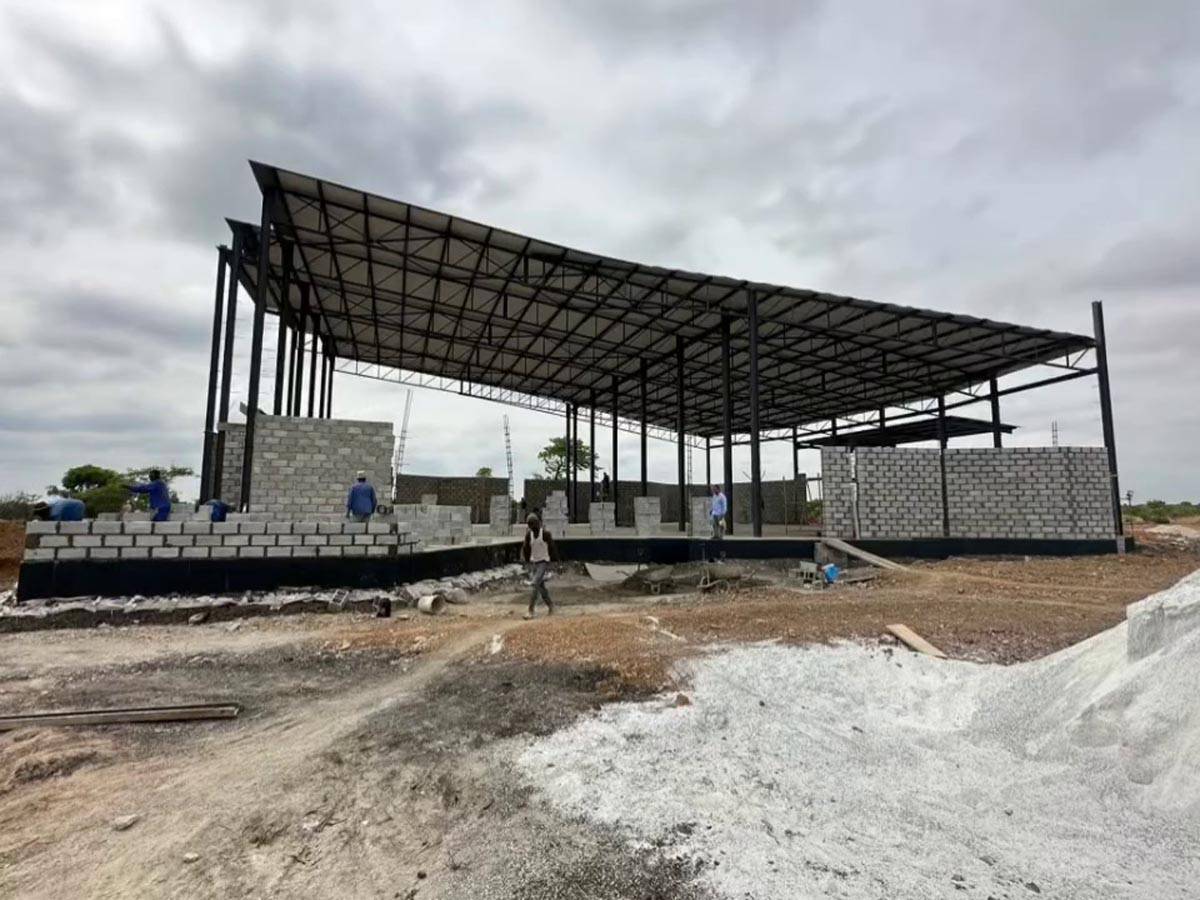 Raste, raste naša crkva