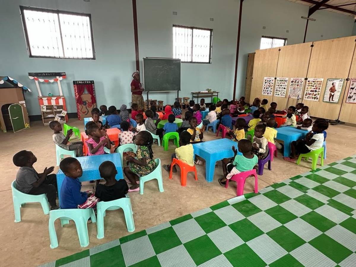 Stigao je i prvi namještaj za naše vrtićarce u Mwakapanduli