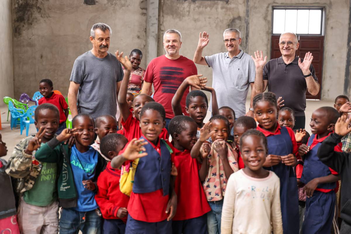 Fra Janko Ćuro, fra Stipan Radić i mons. Luka Tunjić posjetili misiju fra Ivice Perića u Mwakapanduli
