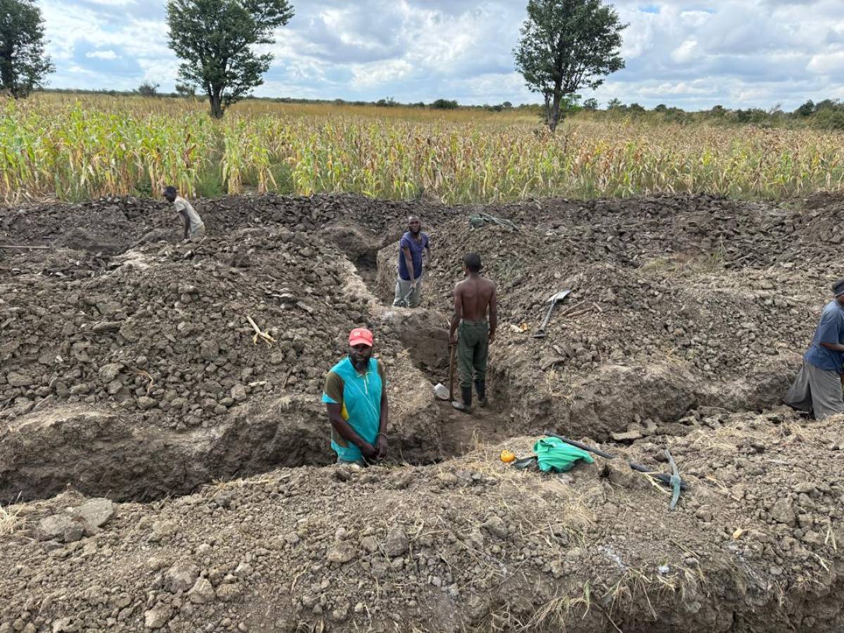 Počeli smo kopati temelje za našu buduću osnovnu školu u Mwakapanduli